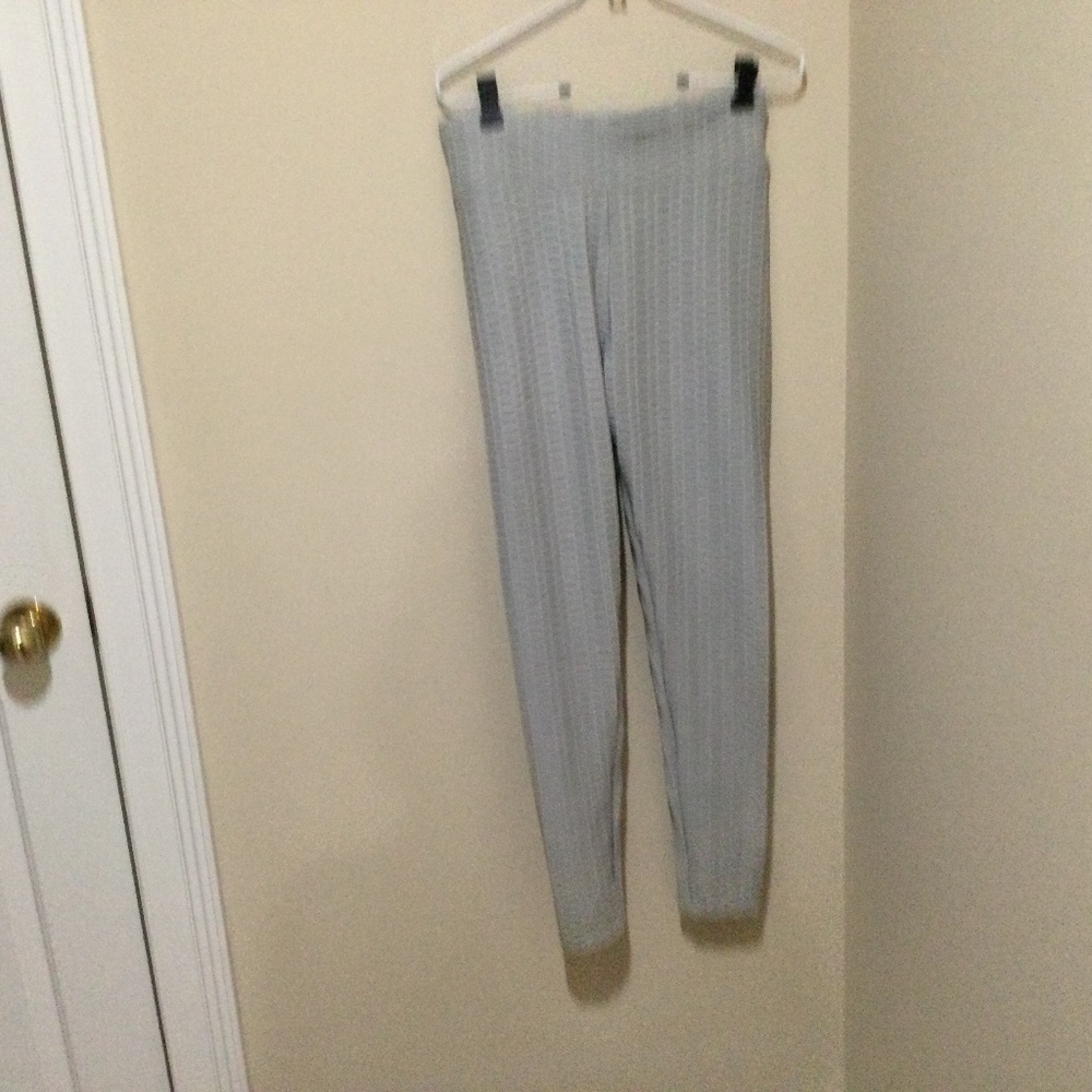 Butt Lifting Leggings. Silver Gray  Tammy Control. Size L and M